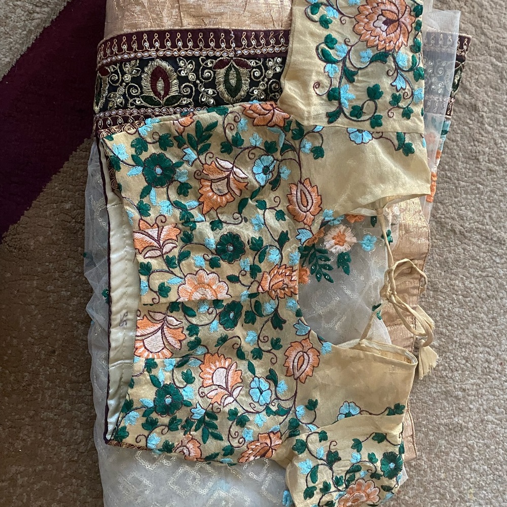 Blouse saree